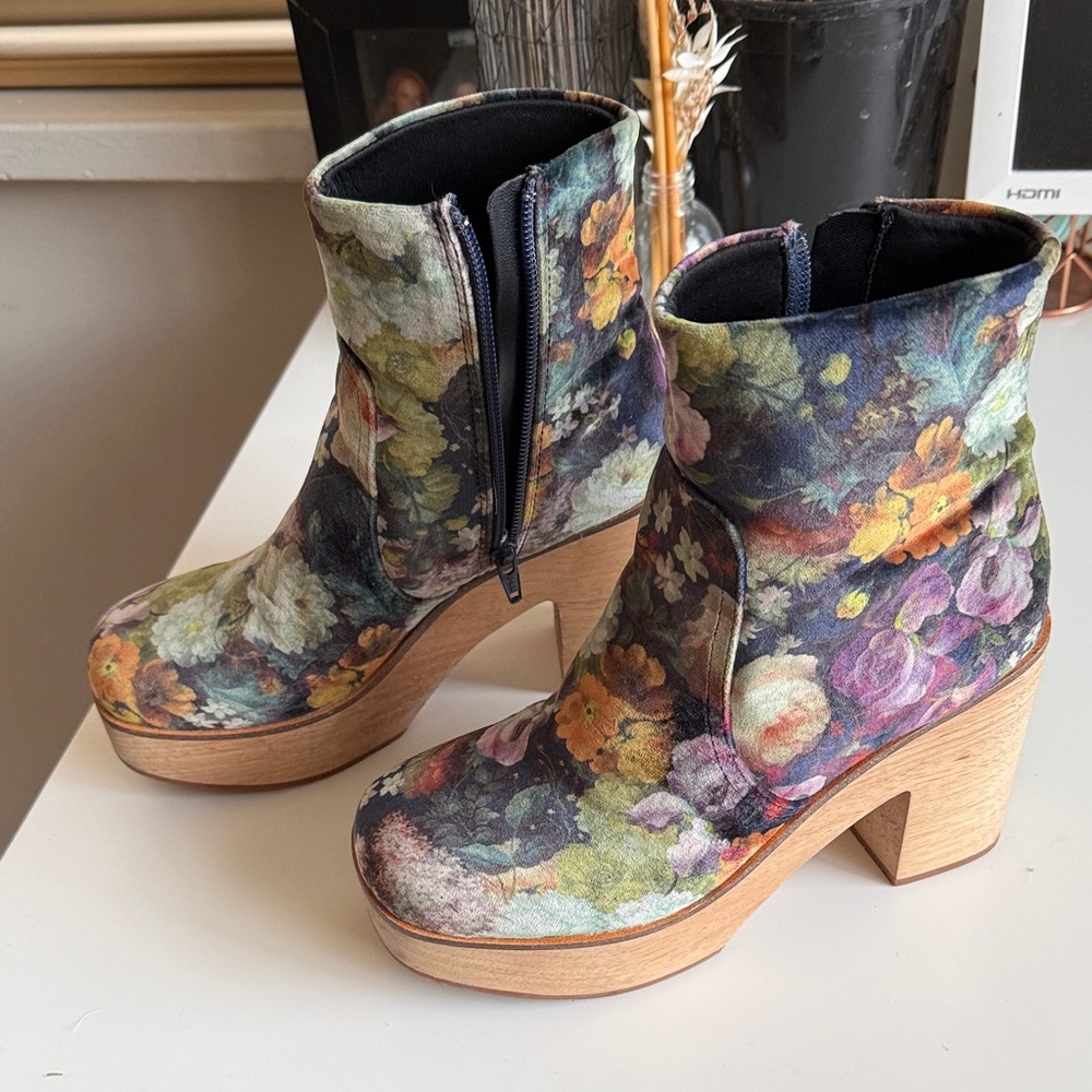Charlotte Stone Floral Heeled Boots - Picture 3 of 6